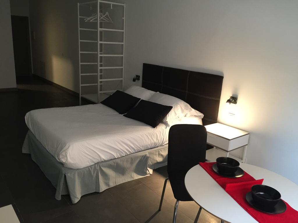 Room And Kitchen Bilbao Esterno foto